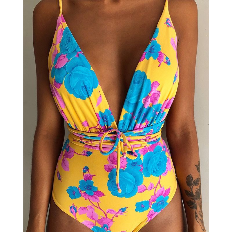 Alluring monokini one-piece bikinis