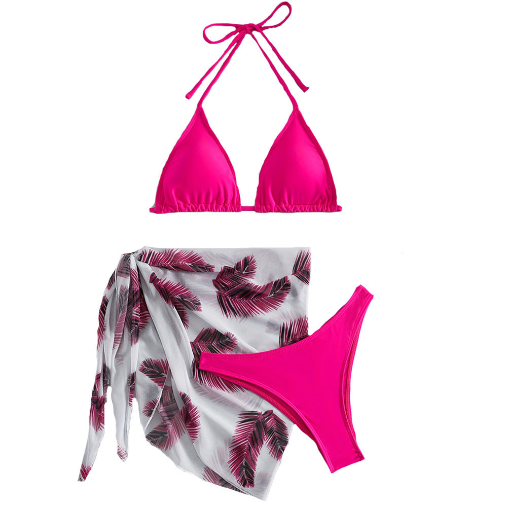 Seductive three-piece bikinis with printed gauze skirts