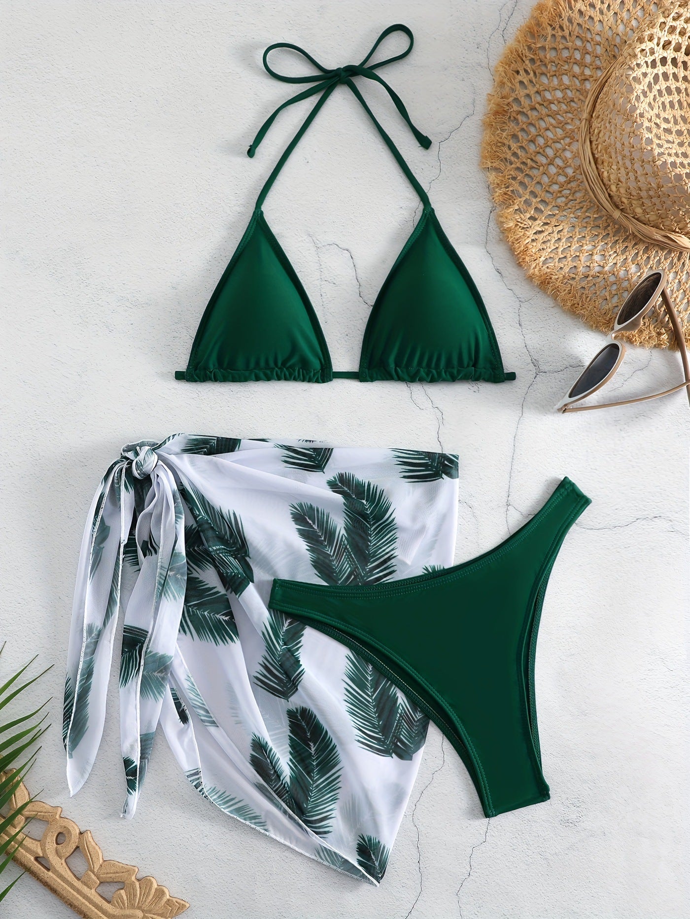 Seductive three-piece bikinis with printed gauze skirts