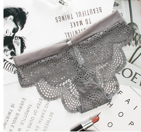 Elegant lace trim underwear