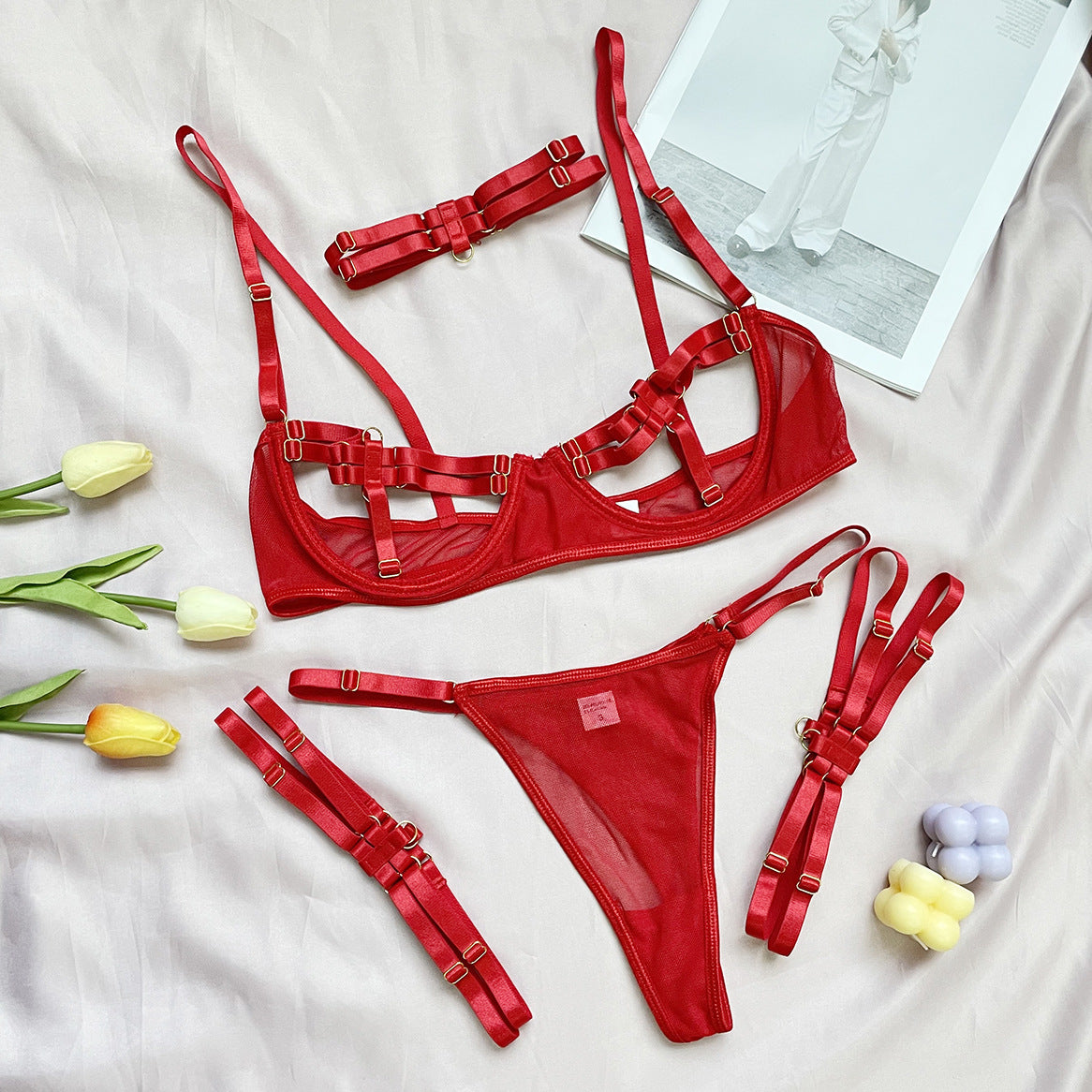 Two-color stitched strap four-piece lingerie sets