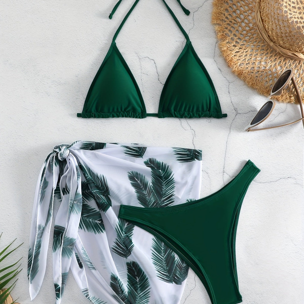Seductive three-piece bikinis with printed gauze skirts