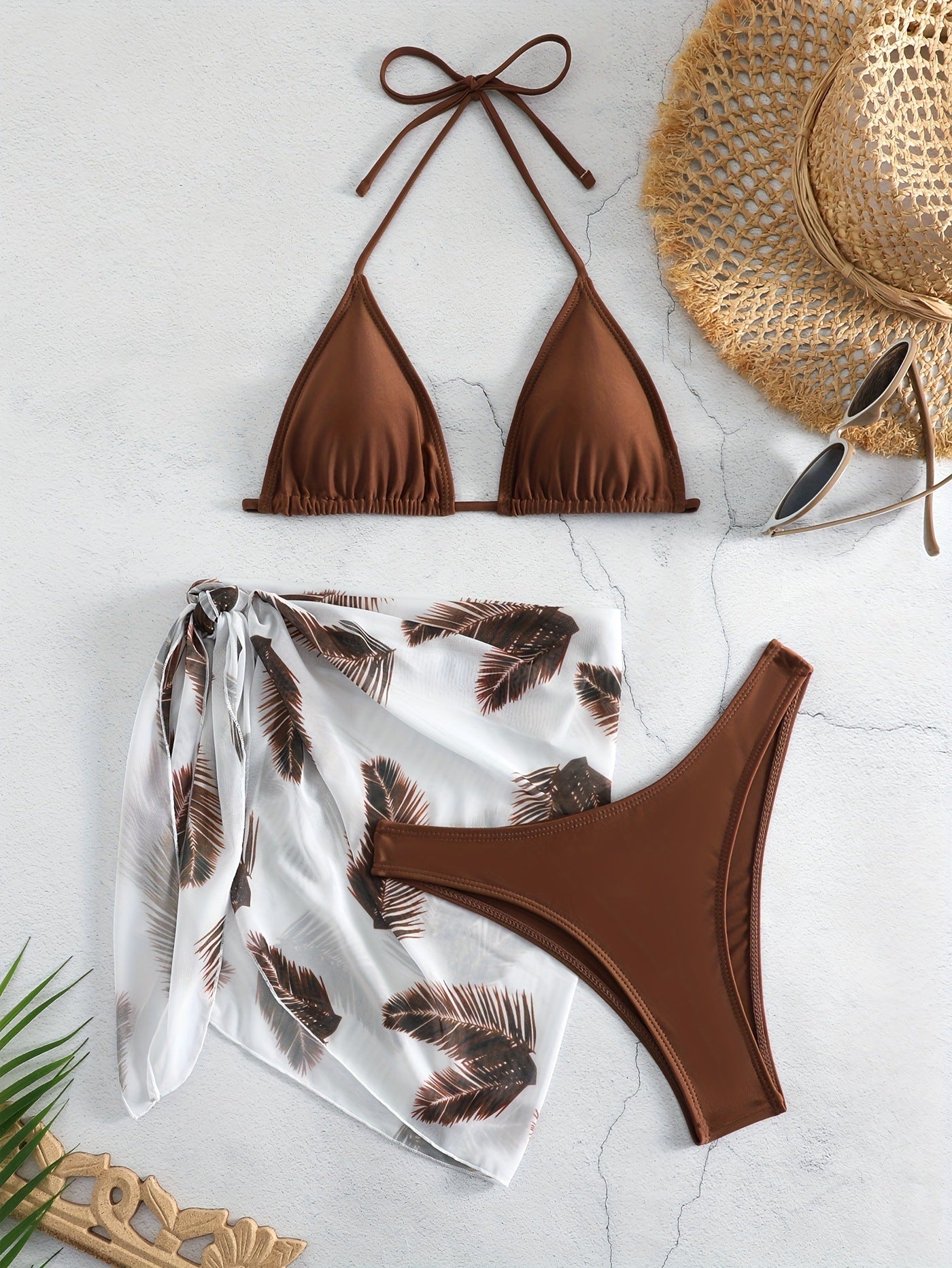 Seductive three-piece bikinis with printed gauze skirts